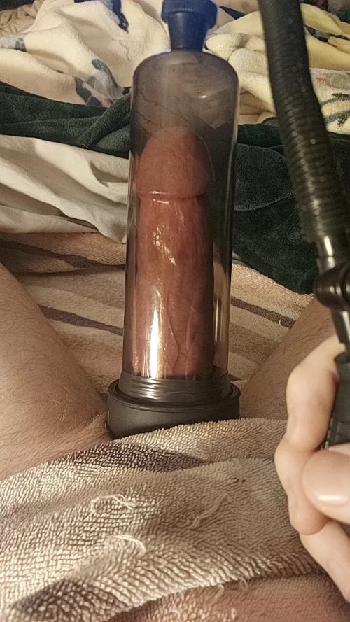 New to pumping, 10 min into my first pump