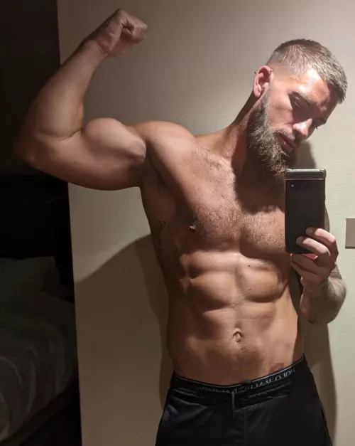 NGL I love my biceps