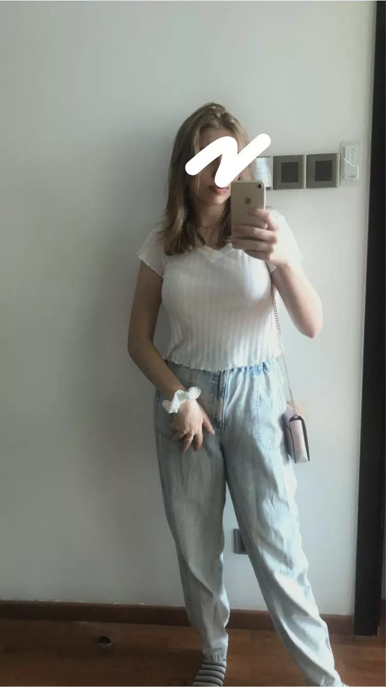 [selling] Weekly online girlfriend experience! My rate is 100-200 per week! Dm me