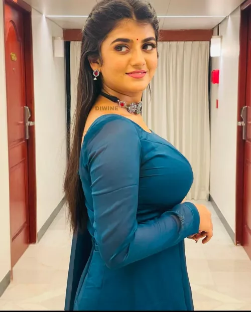 Sideview is the best position for showing them off!