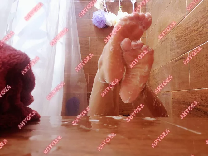 Some soapy, cum feet to start the day ☺
