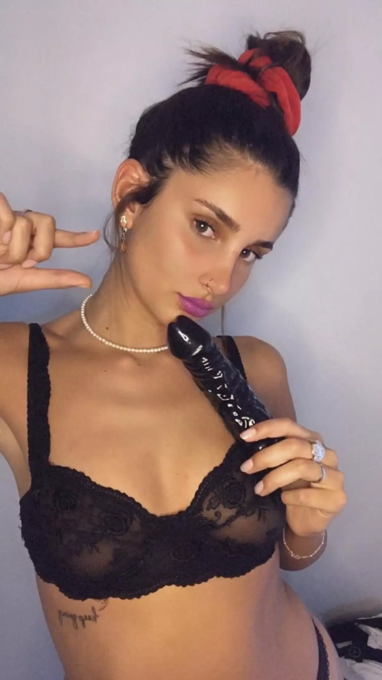 Tell me if your dick can exceed the size of my fingers 📩🤏🏼