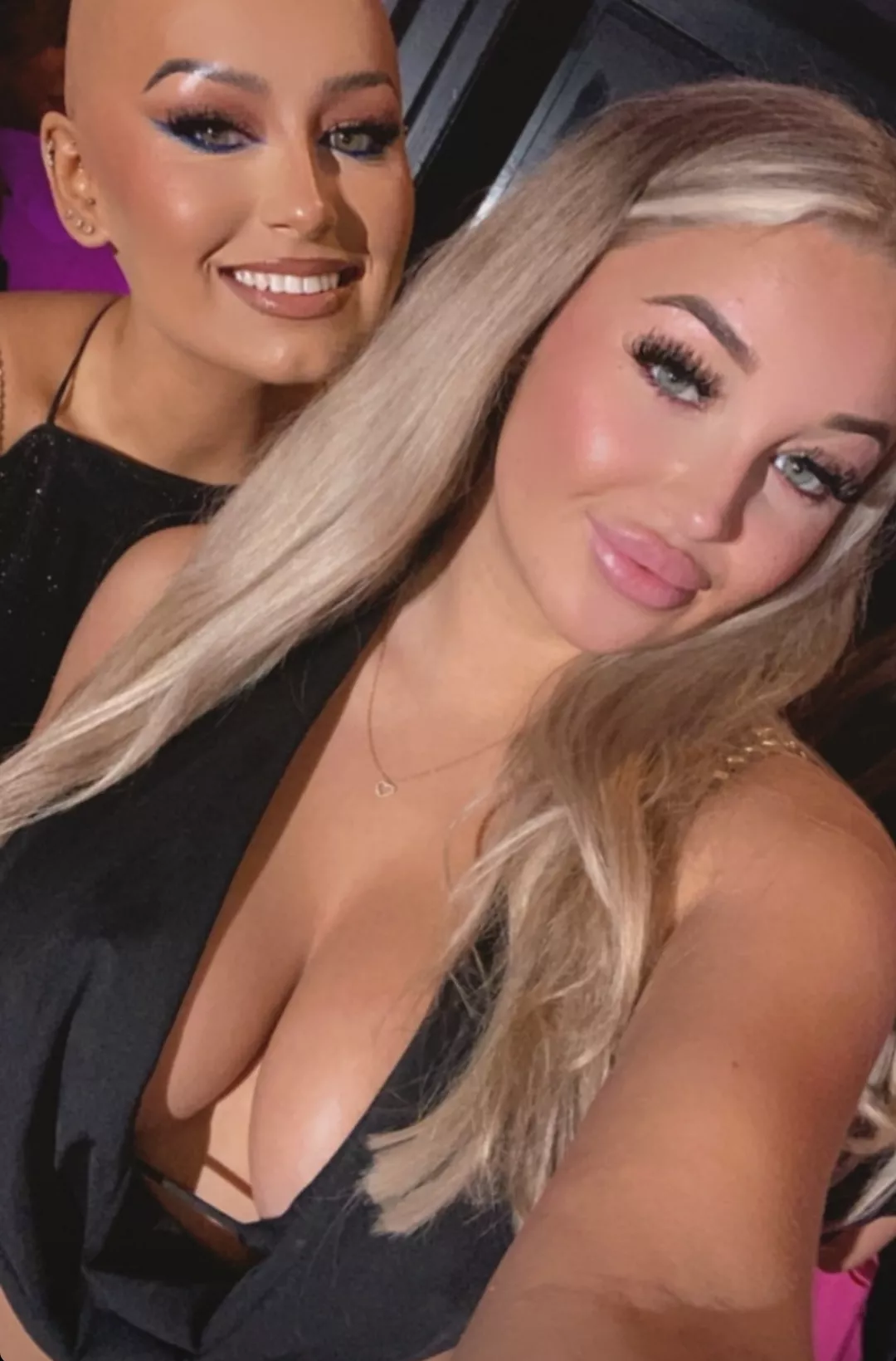 The perfect pair of golden globes 🤪