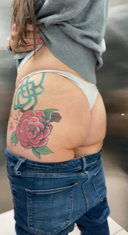 Thiccc booty check 🥵😈