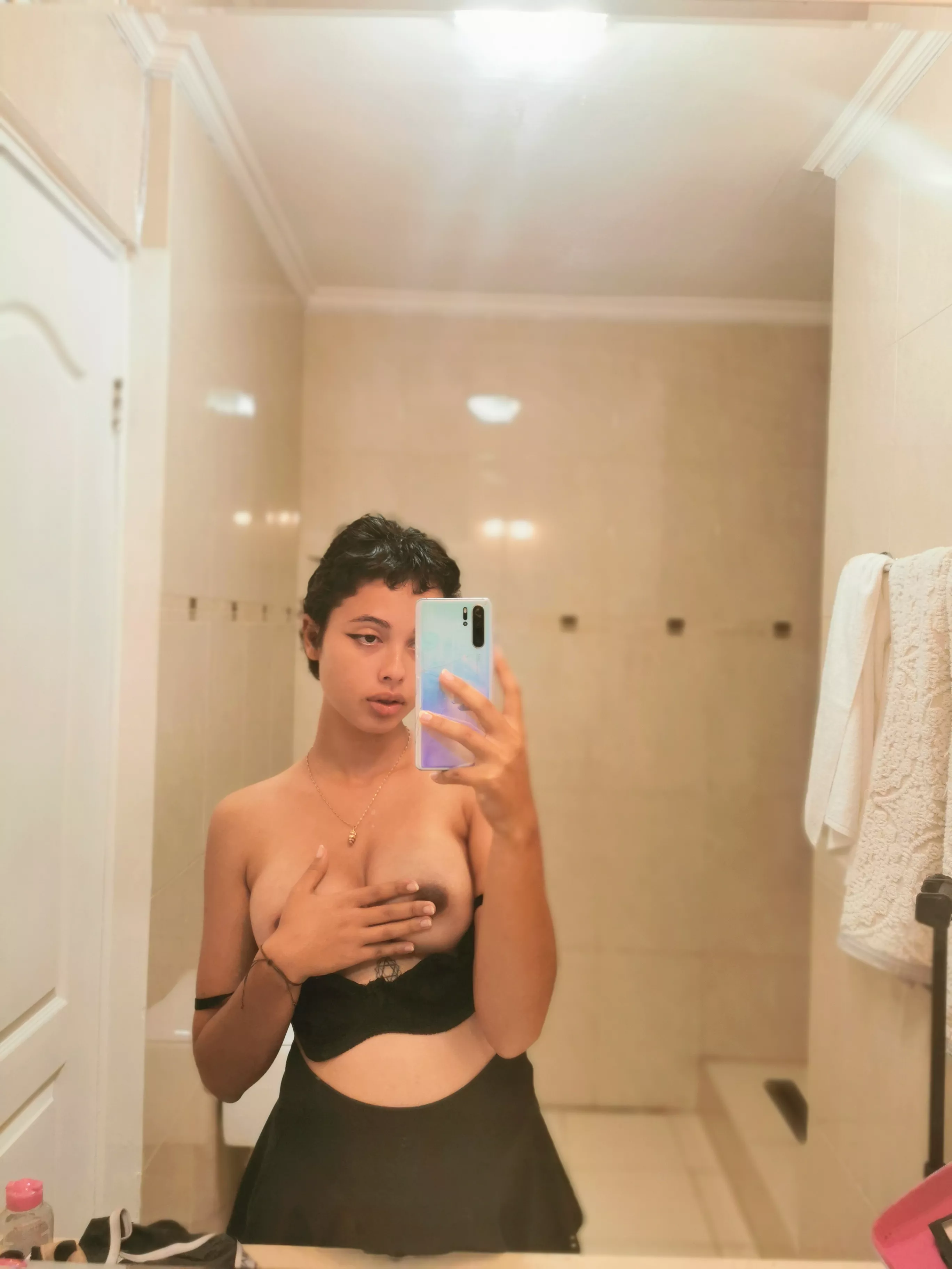 Wanna feel your tongue right there