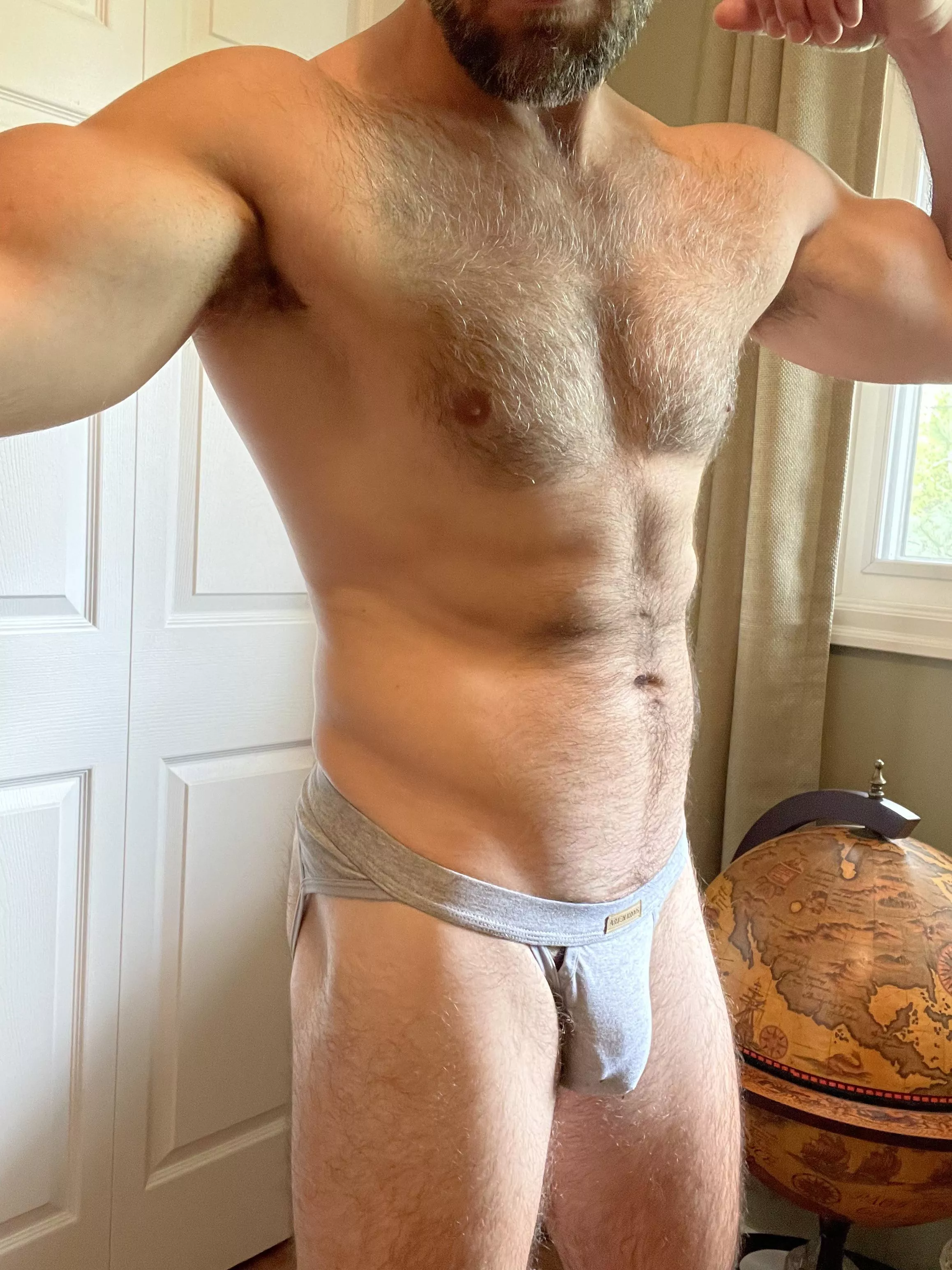 Who needs clothes. [38]