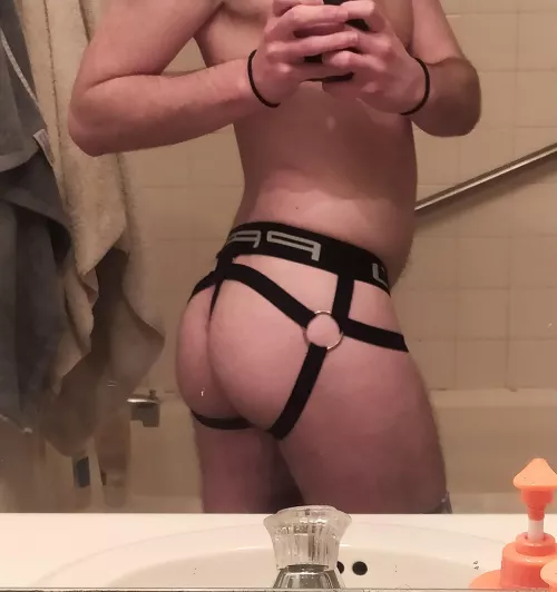 Would these be consider a jock strap?🤔🤷‍♂️