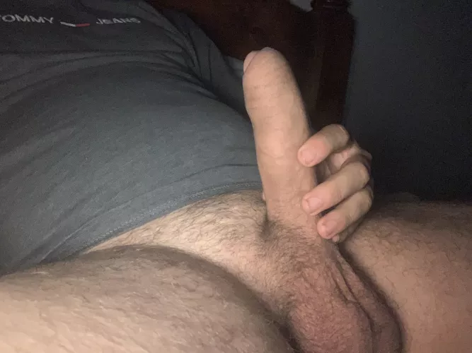 Wrap your lips around the tip.