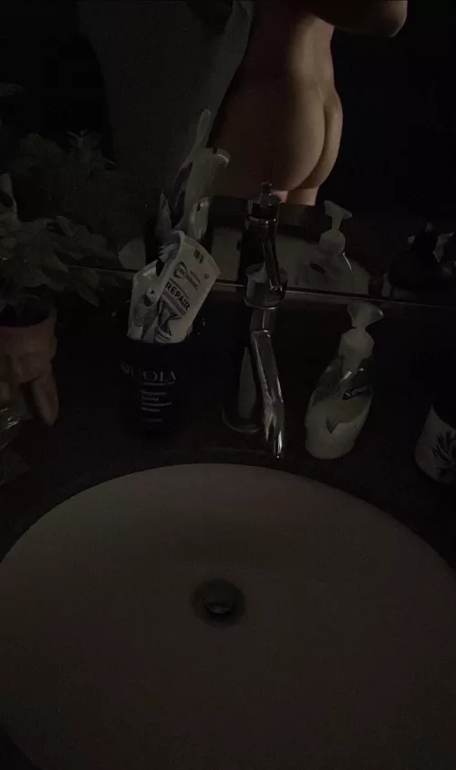 22 M - Looking to explore