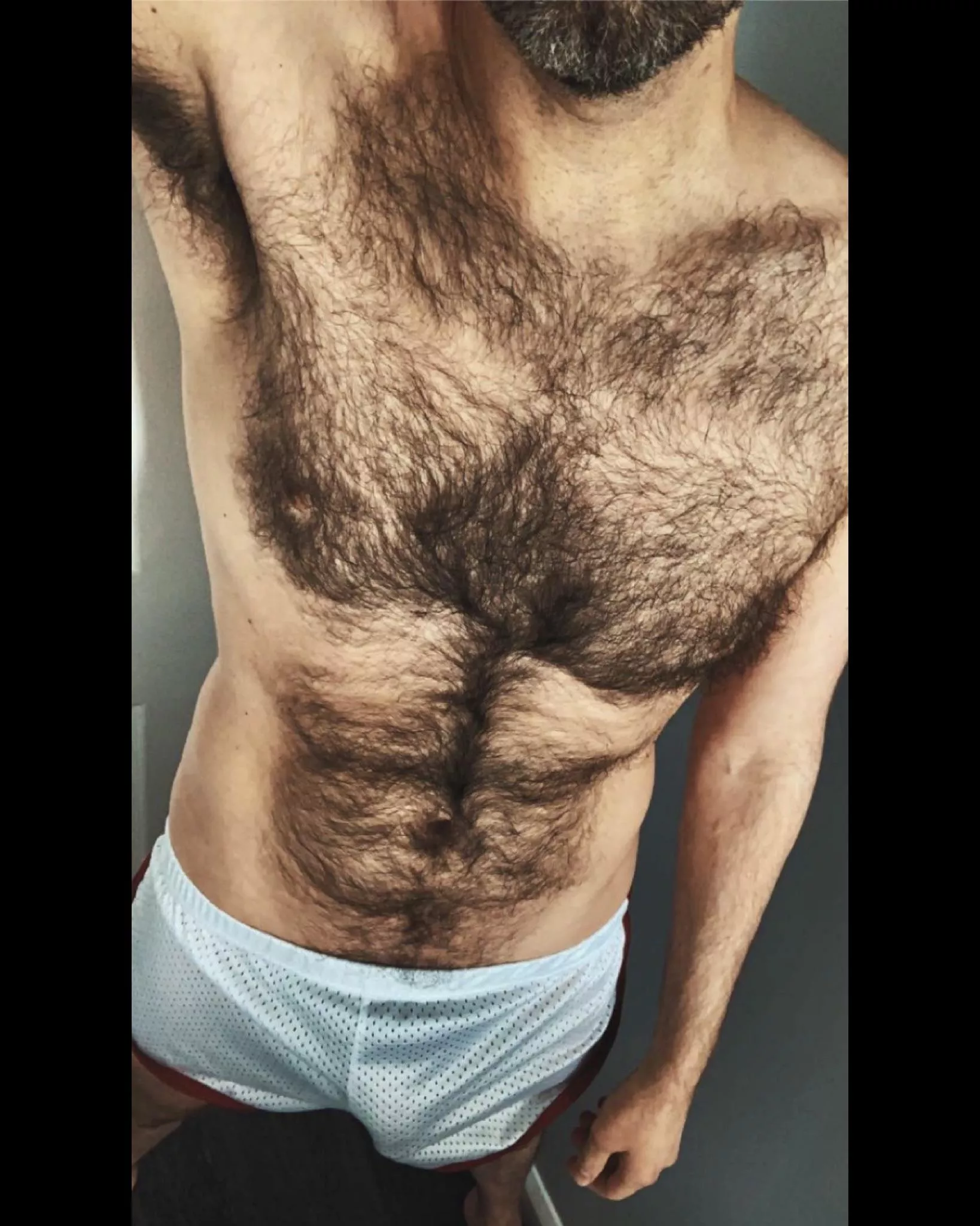 [43] Take me back to summer short-short season...