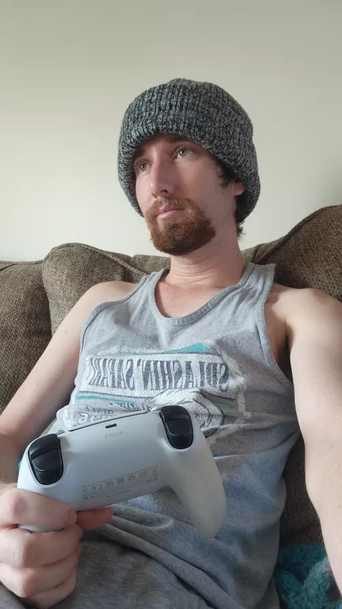 any fellow gamers here wanna chat it up?