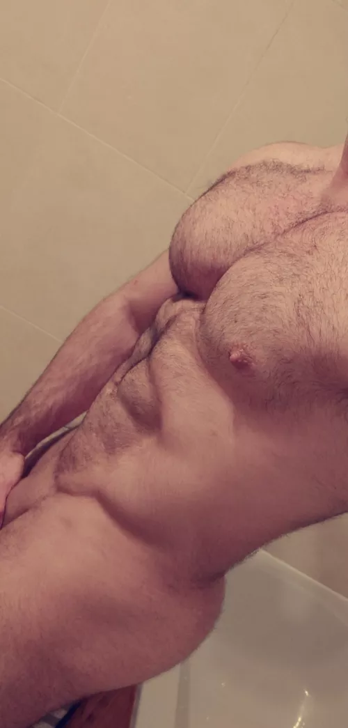 Any ladies looking for a training partner? I'[M] willing to help out 😏