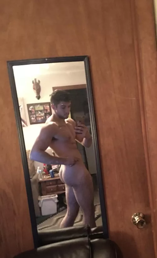 Any ladies up for some morning fun? 😈