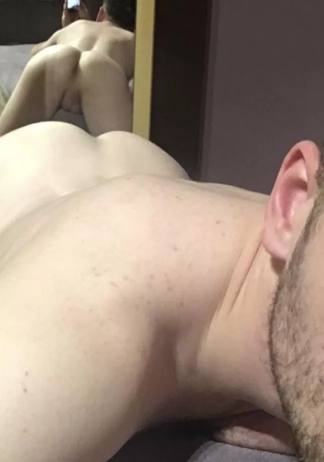 Any takers? 😉🍑