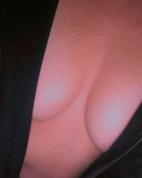 Can I pass as a hot mom ?