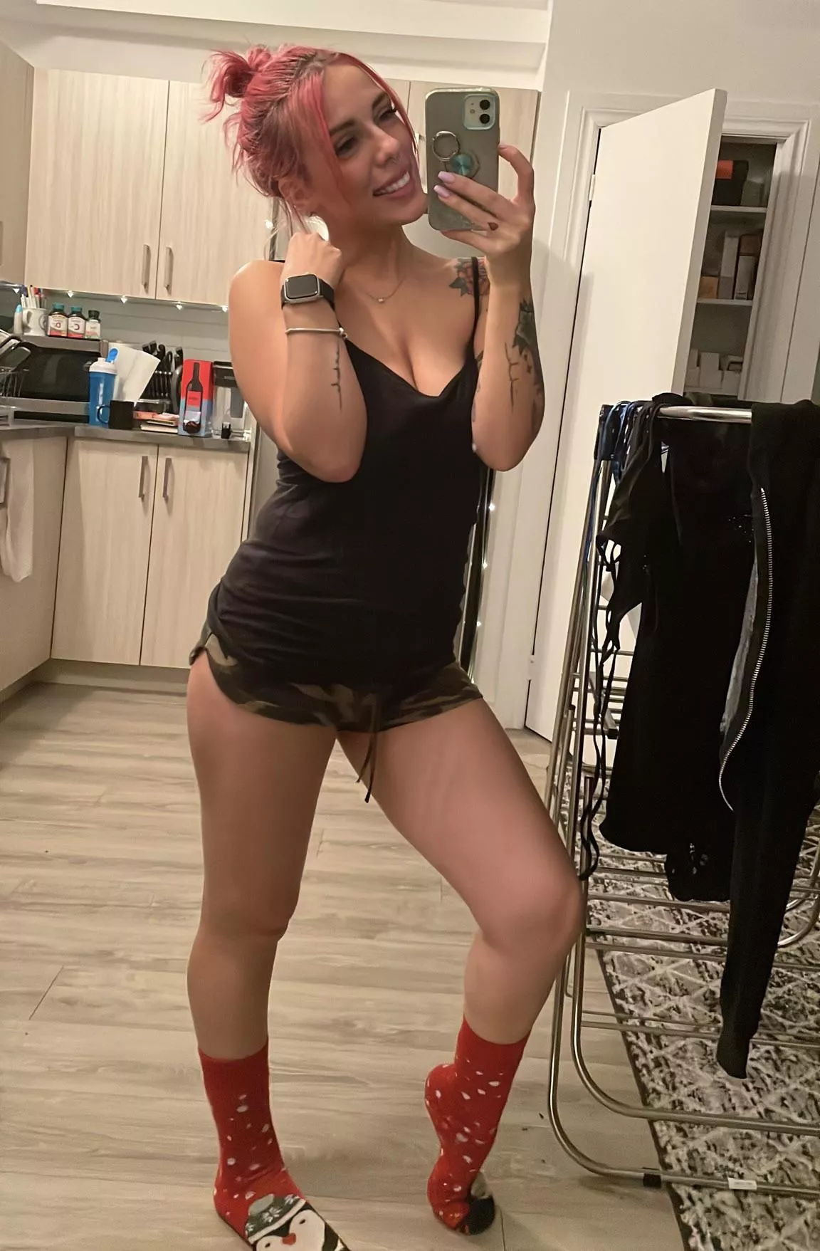 Can I send you nudes? ☺️ (@alexawild_) [instagram]