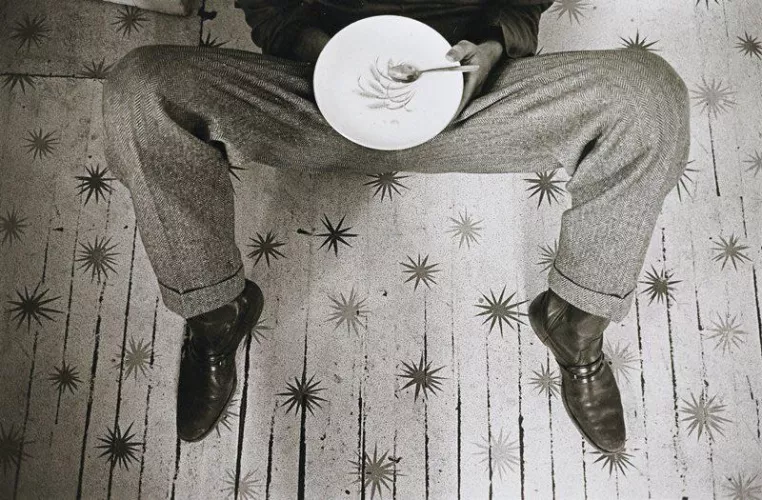 Can someone help me id these kind of boots? Photograph is from 1973