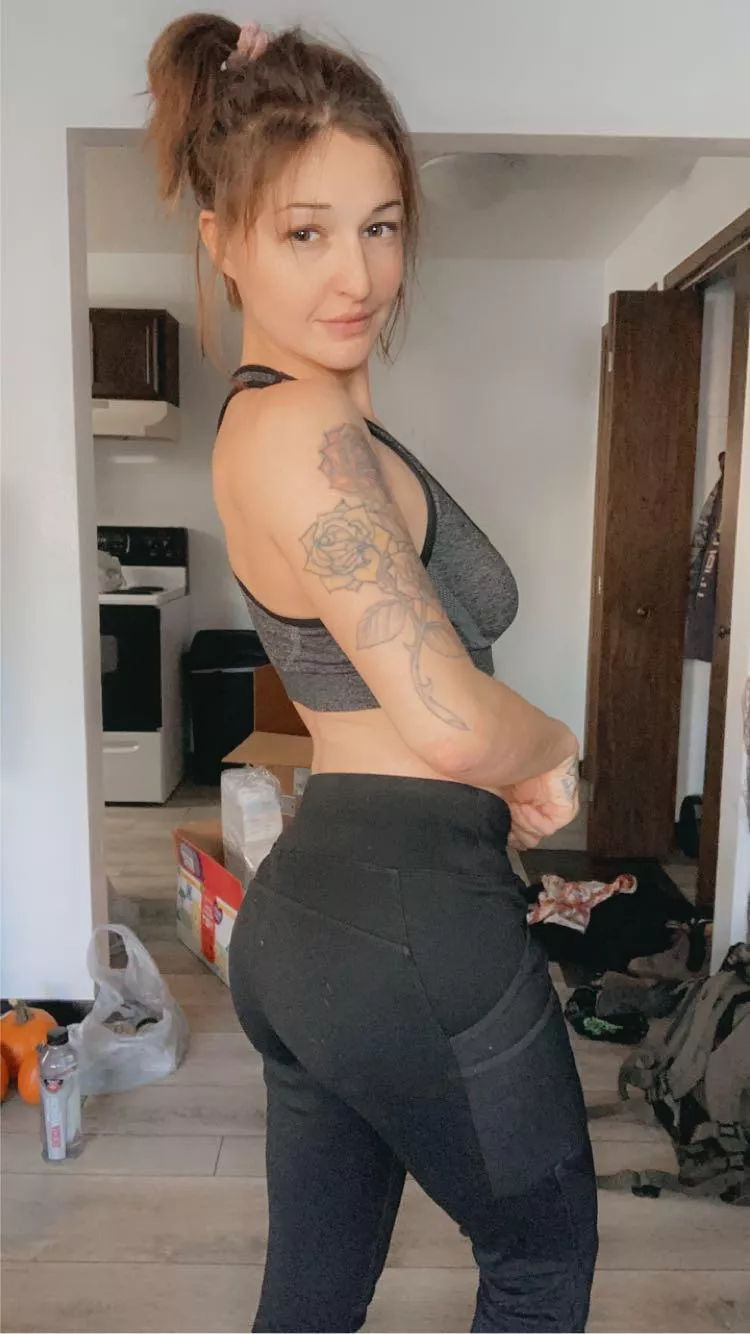 Carhartt makes the besstttt yoga pants 😍