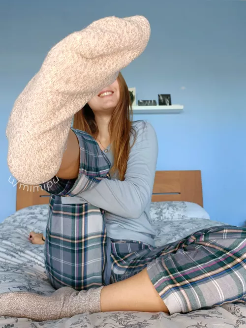 Come sniff this stinky sock!