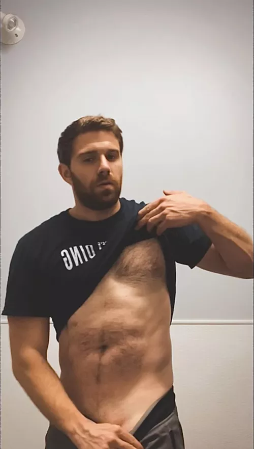 daddy wants to make a mess of those pretty little holes 💦😈