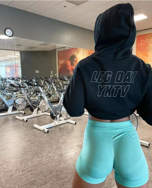 [f] gym is paying off 🍑👀