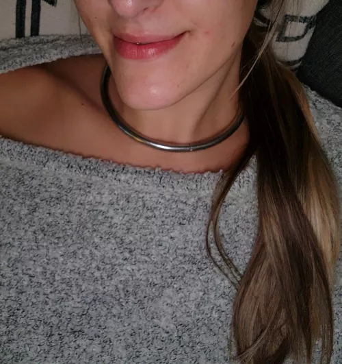 Game night with friends. I love how much confidence I have when wearing my collar!