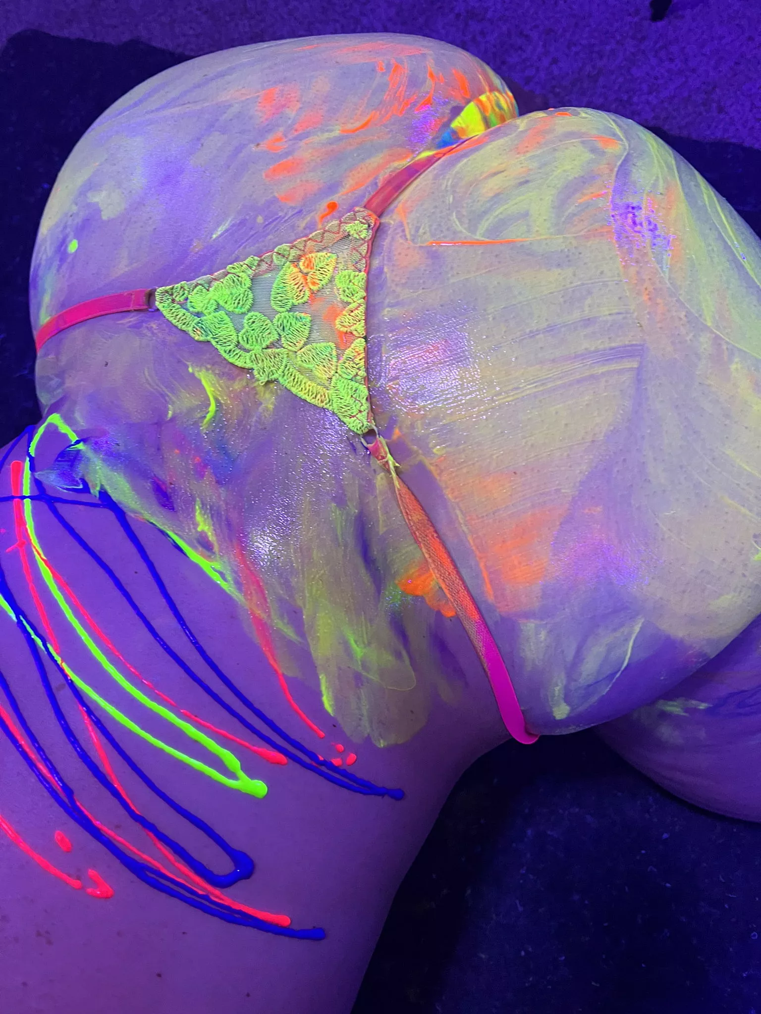 Get wet and messy with me ?