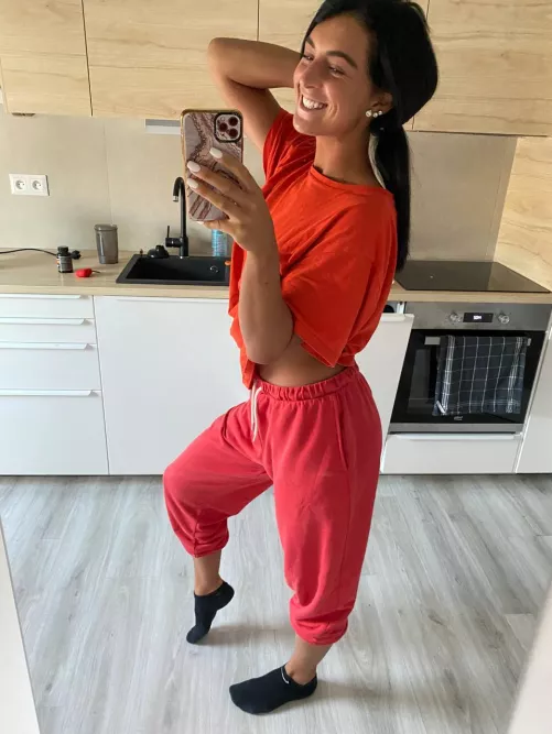 Guess my favourite color 🧡