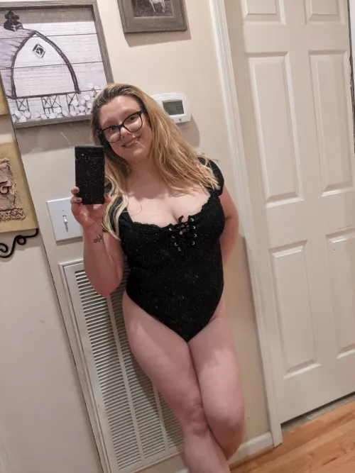 happy full body mirror pic