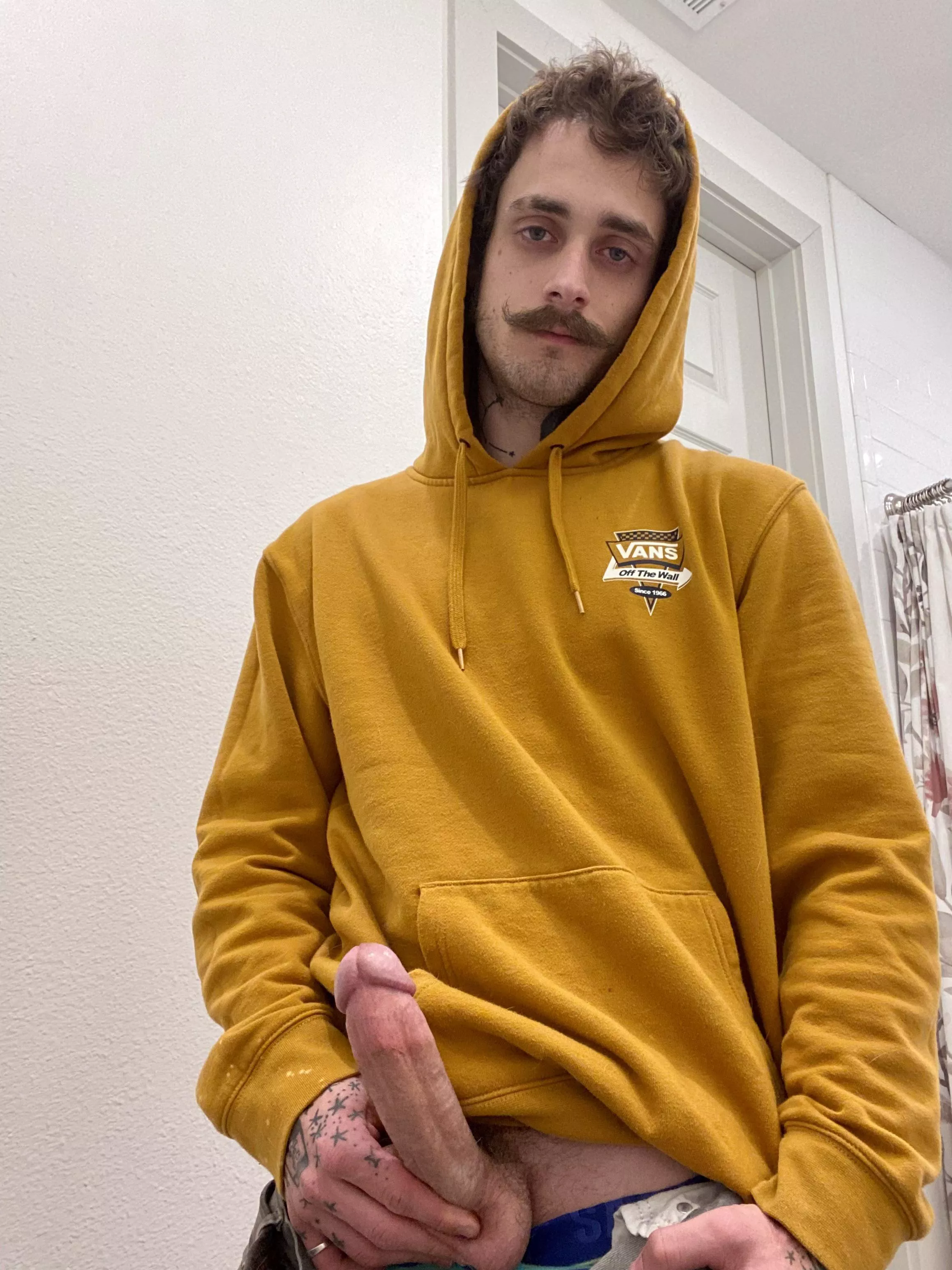 I need some tits to cum on before I go to bed 😴