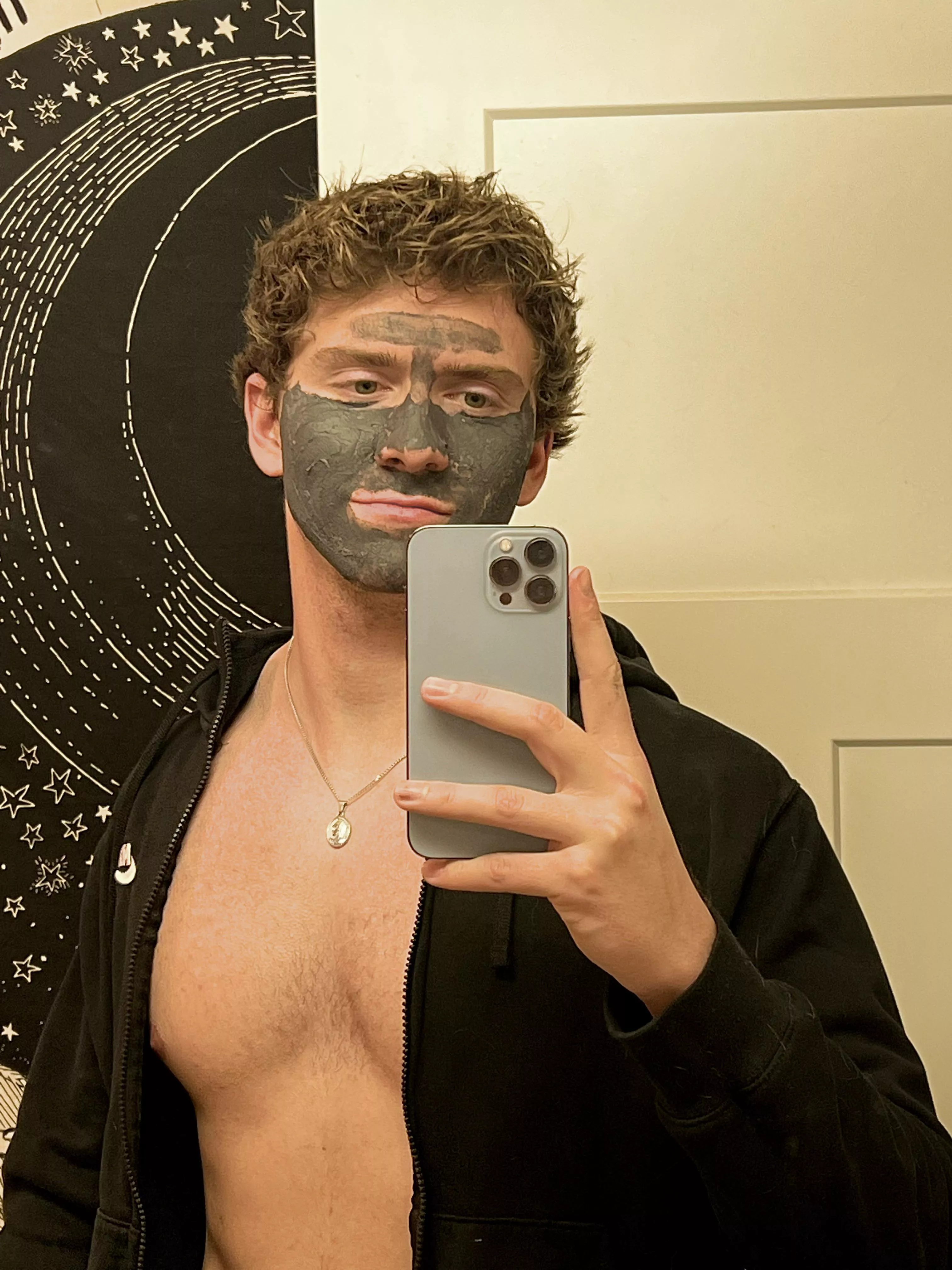 I’ve worked 65 hours in the last week so here’s me really trying to keep up with some self-care 🌚