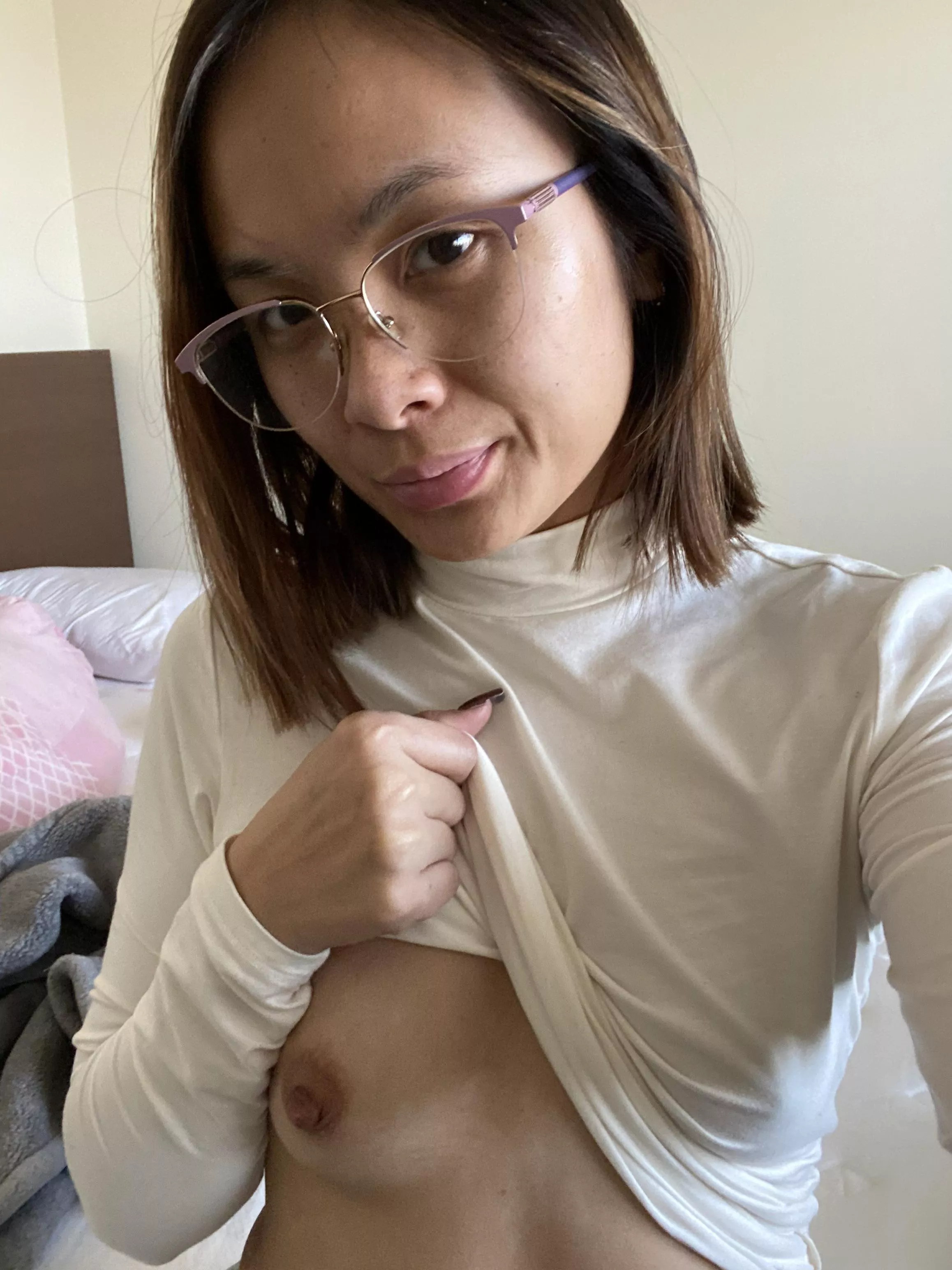 Just a little peep(: