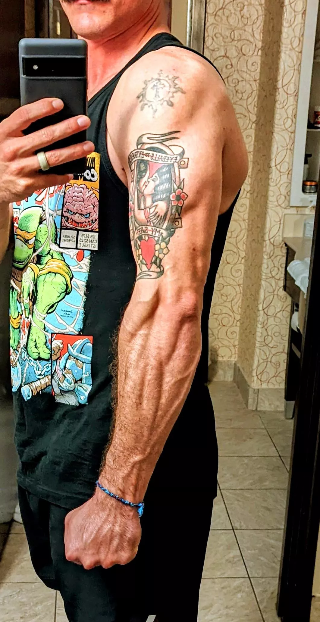 Lifting straps? Never heard of 'em.