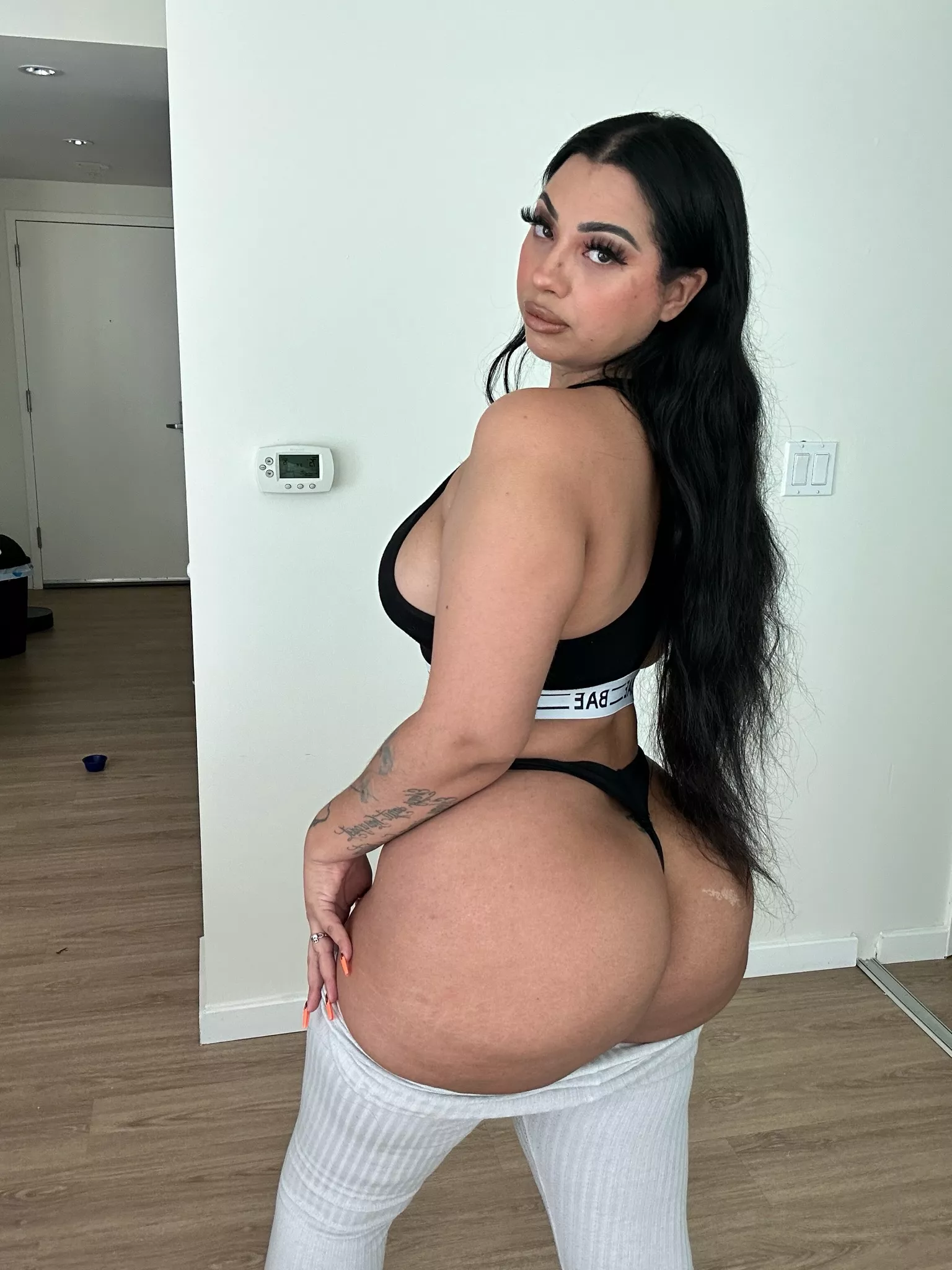 Look how my thick ass eats my thong