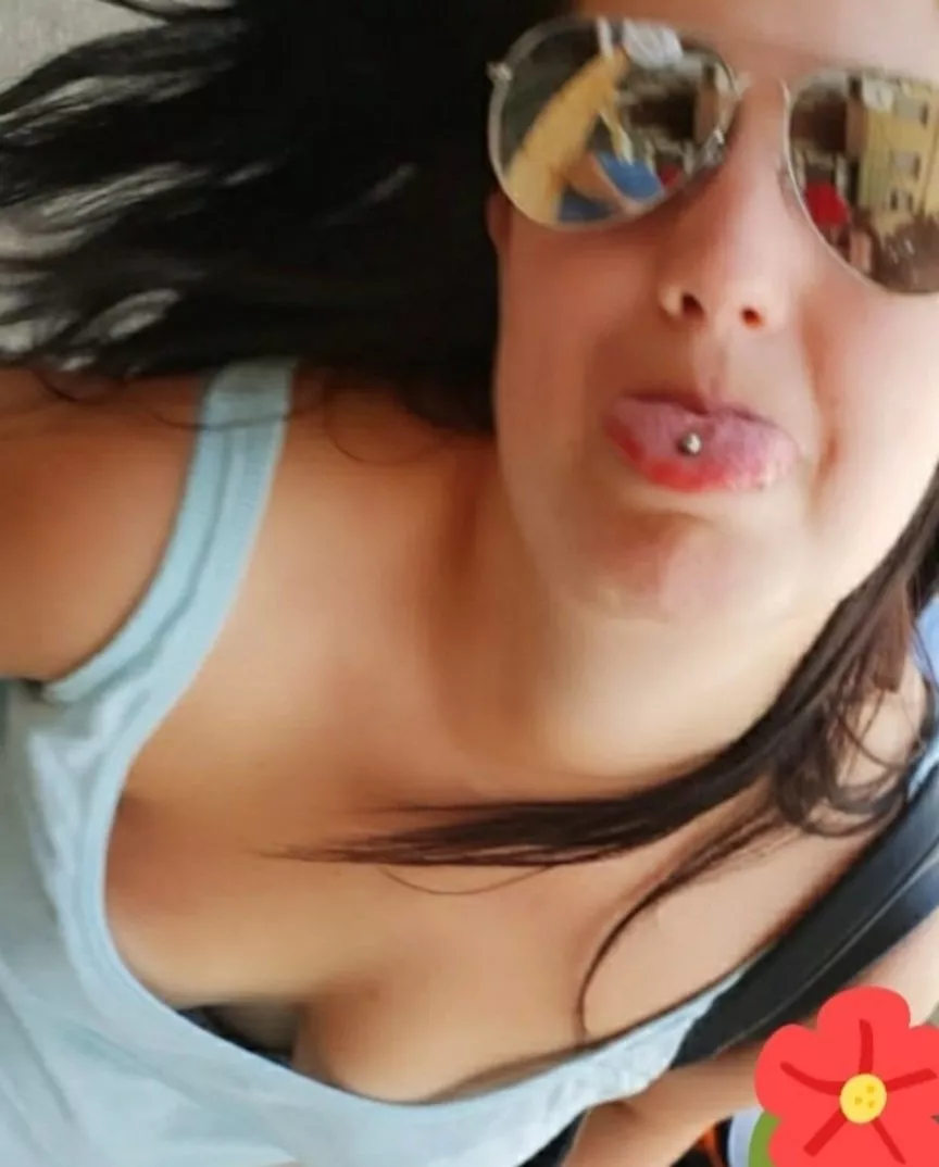 My tongue out. Do you like?