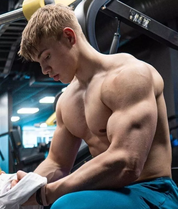 “Oliver Forslin” …