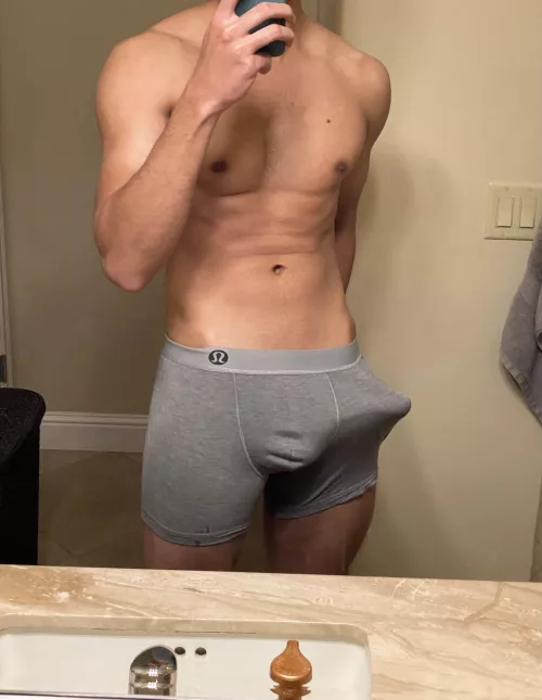 Post-gym bulges are my favorite