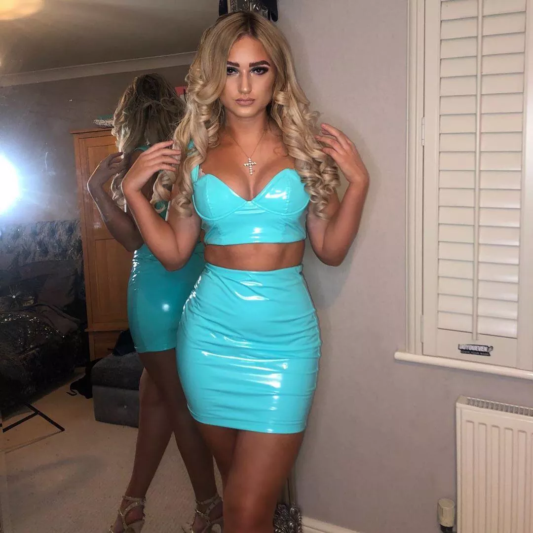 Pumping to shiny insta sluts. Hmu on wickr ➡️johns1090