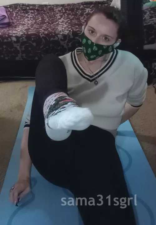 [SELLING] Mitten MILF *FACE REVEAL* available for wears! 24hrs, proof pics, and priority/vacuum sealed shipping. Trusted SW for over two years let's connect! *Available for stash and grabs in the Davison area MICHIGAN.