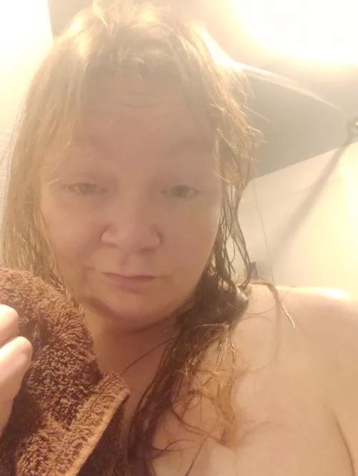 Shower hair don't care 😘💜