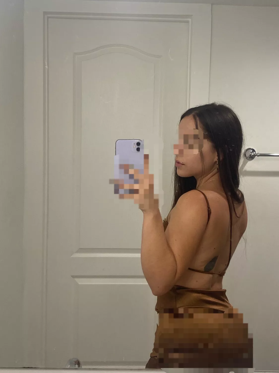 That tiny white nipple dick couldnt tickle this juicy venezuelan ass. better off in a corner getting cucked, locked in a chastitycage