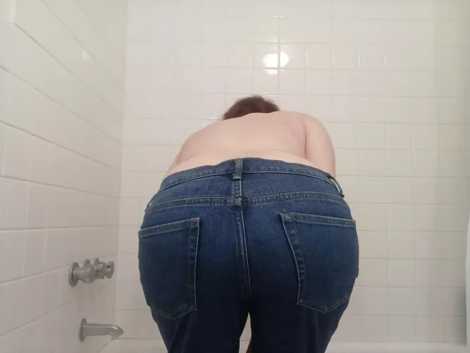 Thick butt in jeans