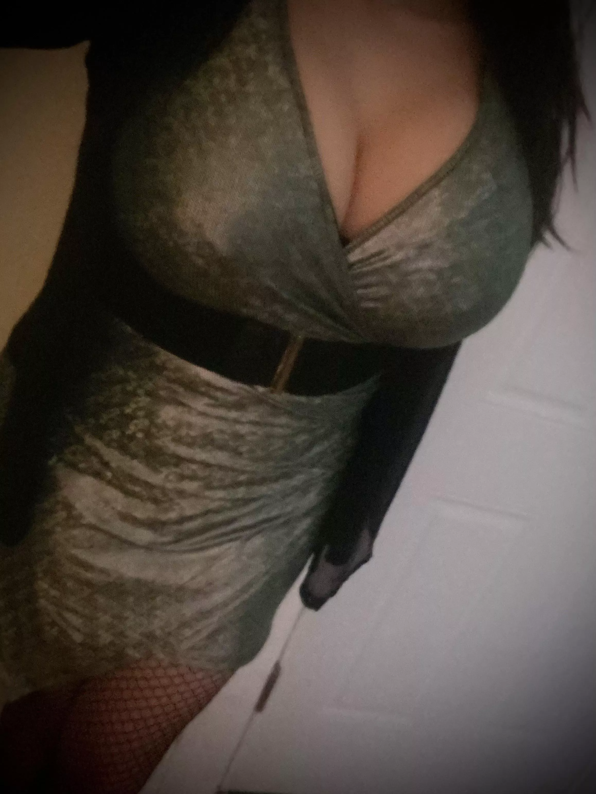 This seemed like a pretty modest NYE dress but it looks like I may have misjudged lol