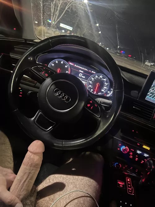 Trying to get a gym thot to come outside and suck this load out