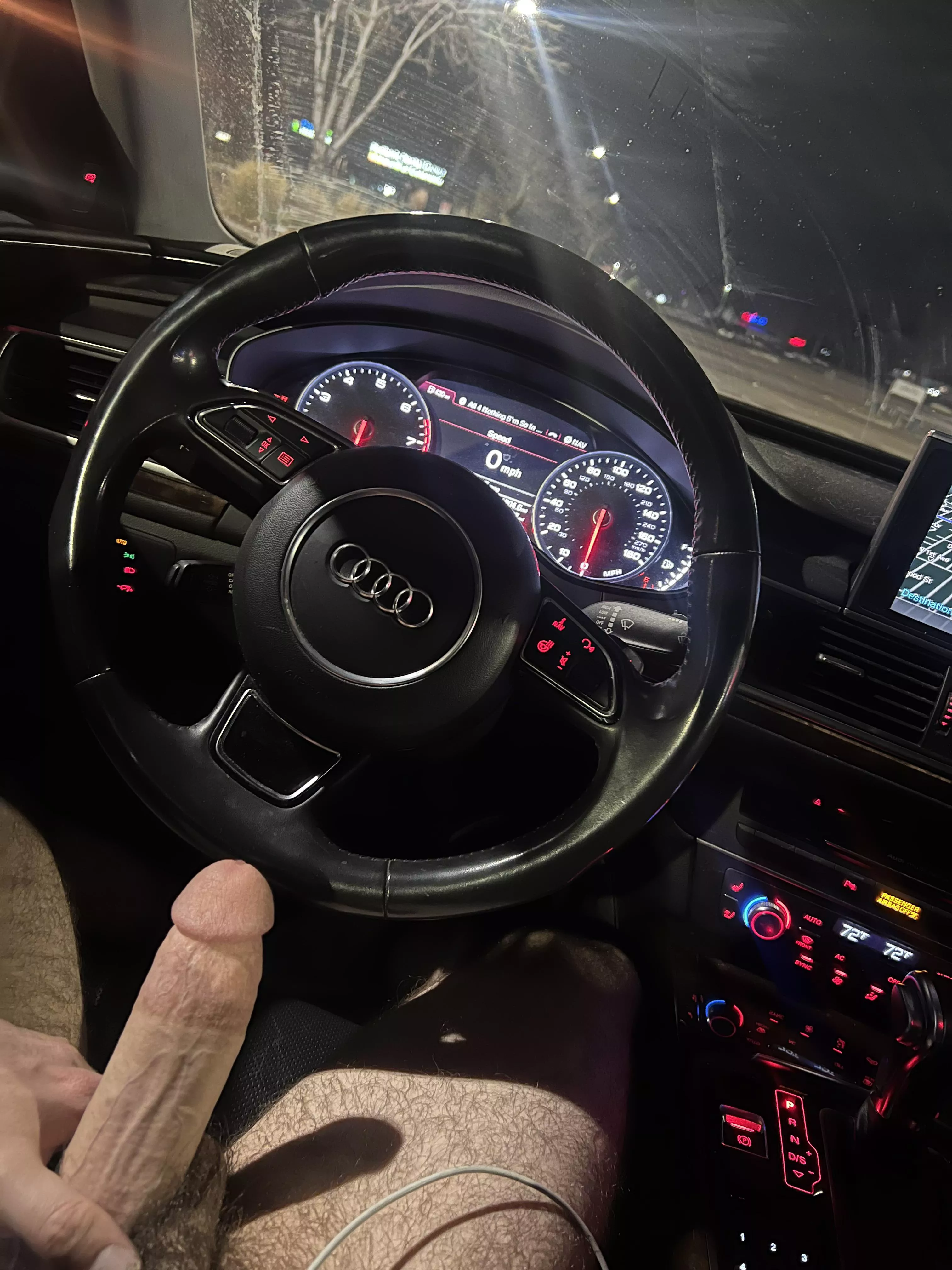 Trying to get a gym thot to come outside and suck this load out