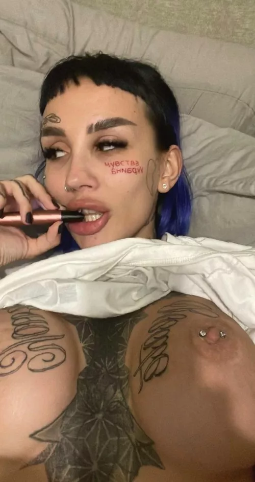 When the boss at work isn't looking... that's what secretaries do sometimes