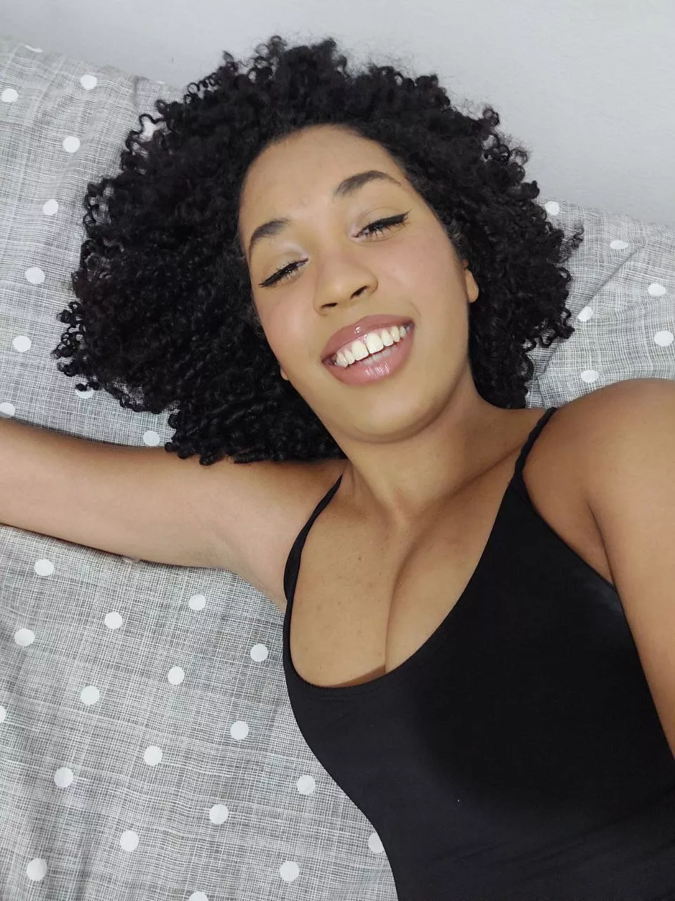 Wishing you a great hump-day from my bed