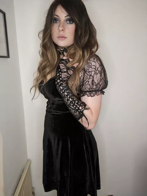 Would you crush on a innocent goth? 😈