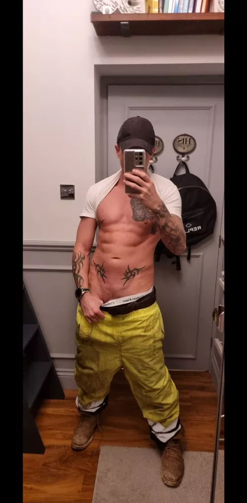 🔥 Would you like to be fucked with the boots off or on? 😈 [39]