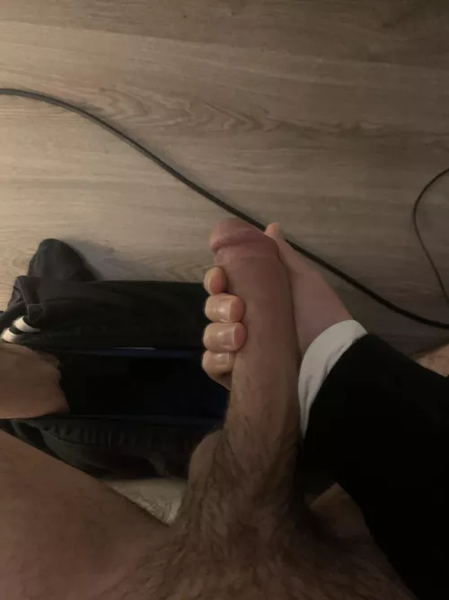 Would you mind that your girl kneels for me?